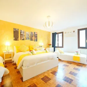 Calle Dei Fabbri Apartment